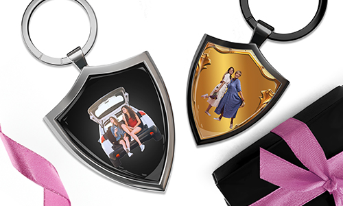 Personalised car keychain in shield shape for your sister