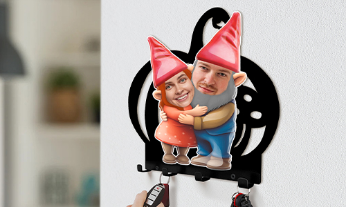 gallery-personalized-keyholder-wall-garden-gnomes-couple-friends-3
