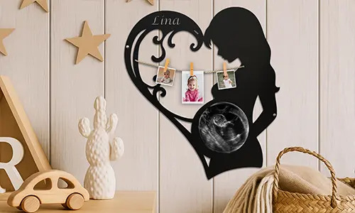 gallery-wall-decoration-metal-with-ultrasound-and-custom-photos-expecting-mom-1
