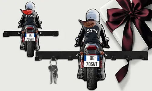 Personalised keyholder-wall for your best friend with his/her name and licence plate