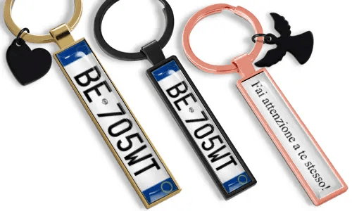 Llavero personalizado con placa de matrícula con texto personalizado y acabado metálico