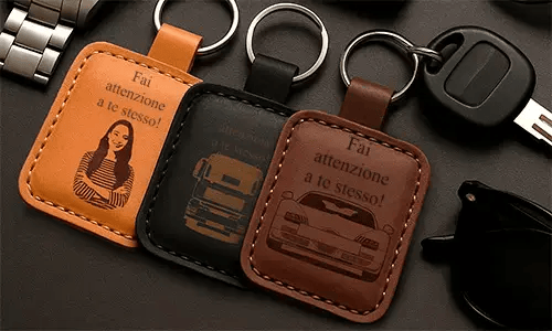 gallery-personalized-leather-keychain-with-engraving-3