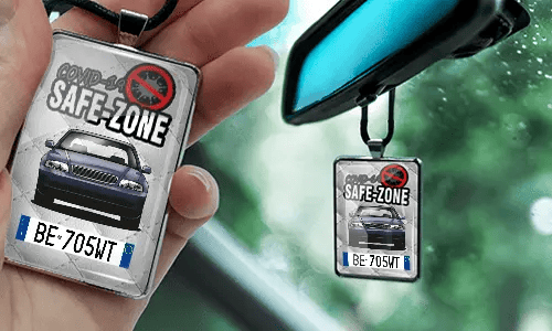 Auto-Safezone-Anhänger mit Weiß Leder Hintergrund nd Lederkette im Wagen Safezone-Anhänger